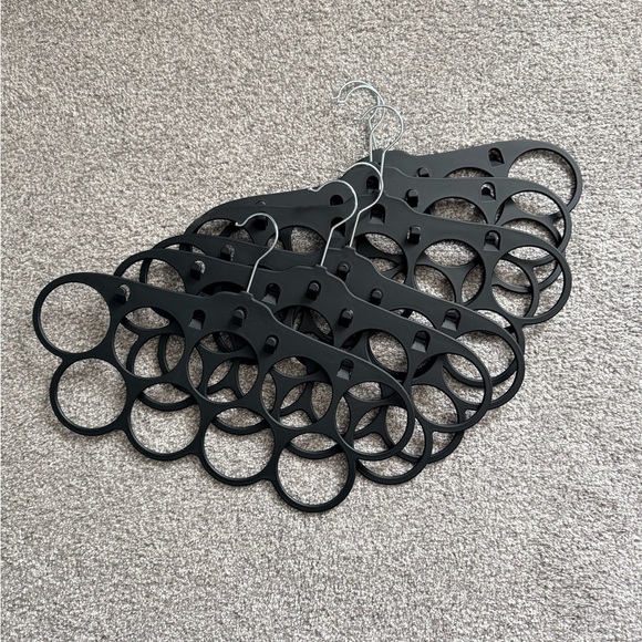 Other - Set of Black Multi-Circle Accessories Hangers